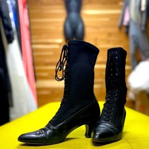 Stunning Stuart Weitzman Black Leather High Fashion High Function Boots